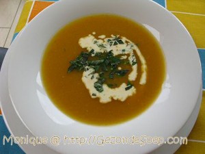 Pompoensoep met tomaat